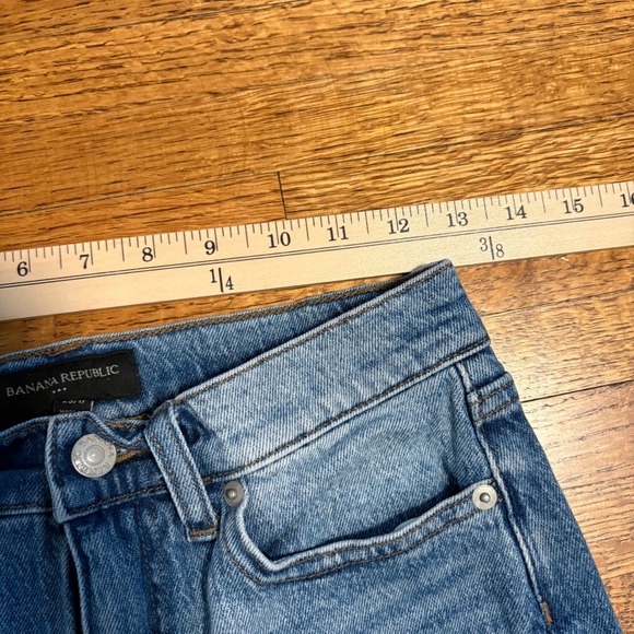 Banana Republic Petite Denim Shorts Distressed Frayed Hem Light Wash‎ Size 25/0 - Picture 4 of 6